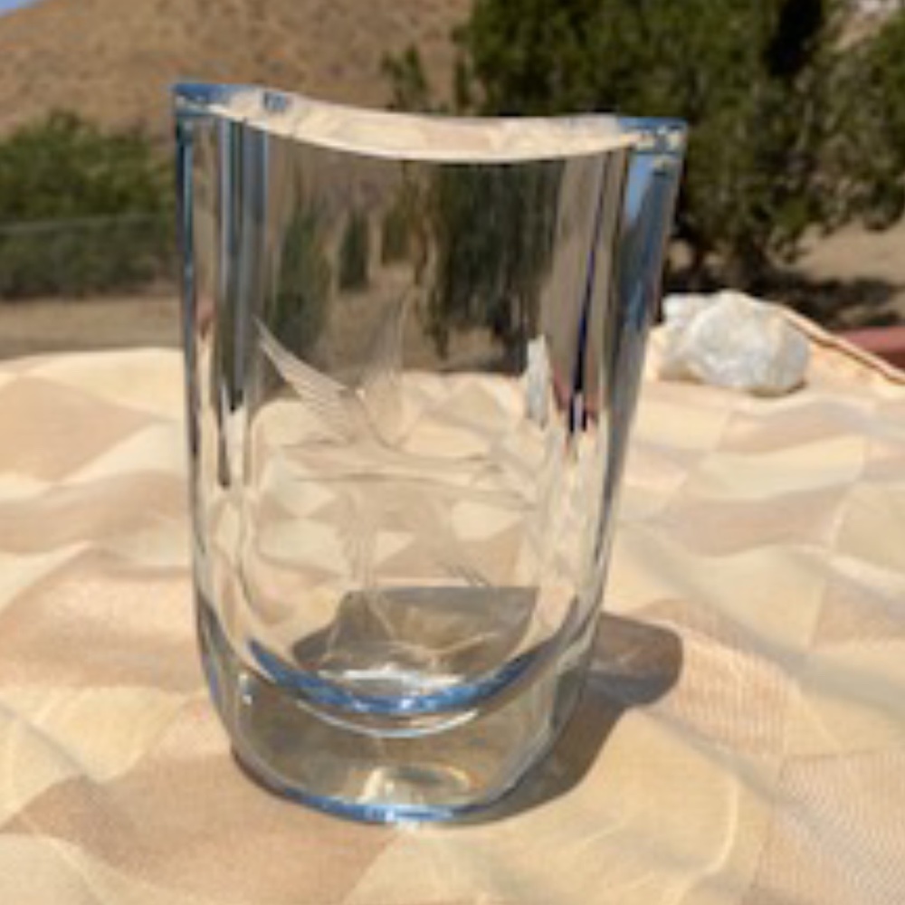 VINTAGE 1970'S  GORGEOUS VASE MINT CONDITION
